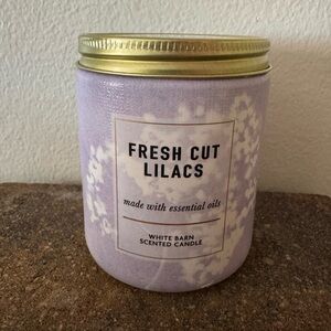 White Barn Fresh Cut Lilacs Scented Candle - Single Wick